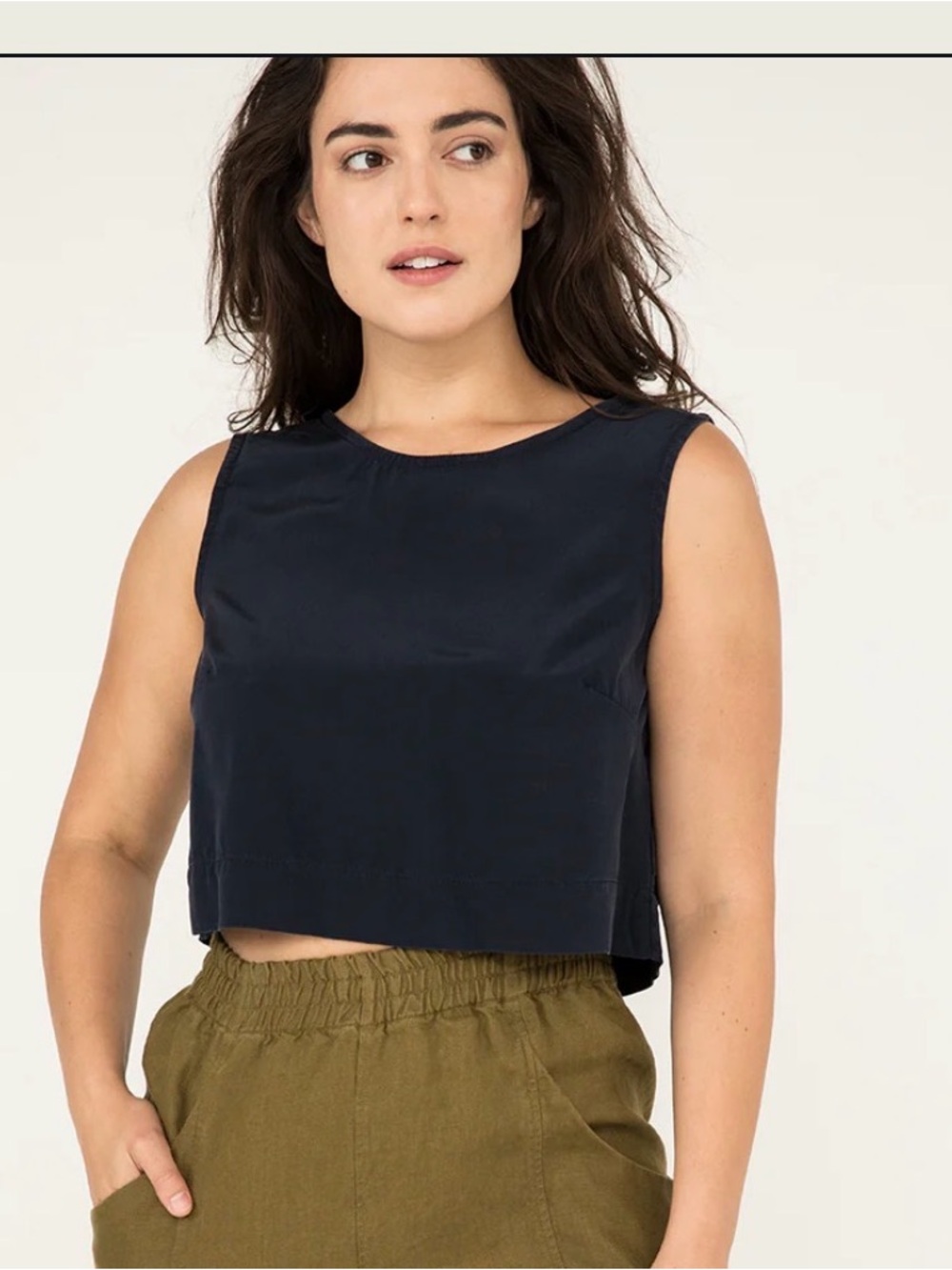 Elizabeth Suzann Petra Crop in Silk Crepe
Navy medium